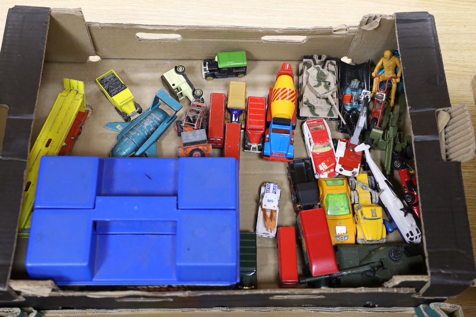 Large quantity of assorted die-cast toy vehicles